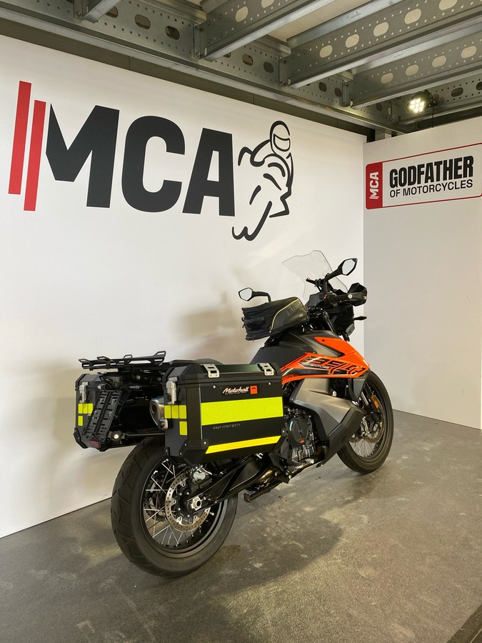 KTM ADVENTURE 890
