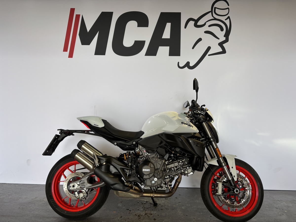 DUCATI MONSTER PLUS